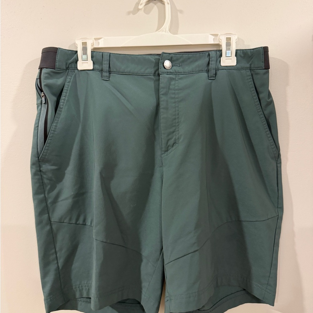 Men's Columbia Performance Shorts Sz 34